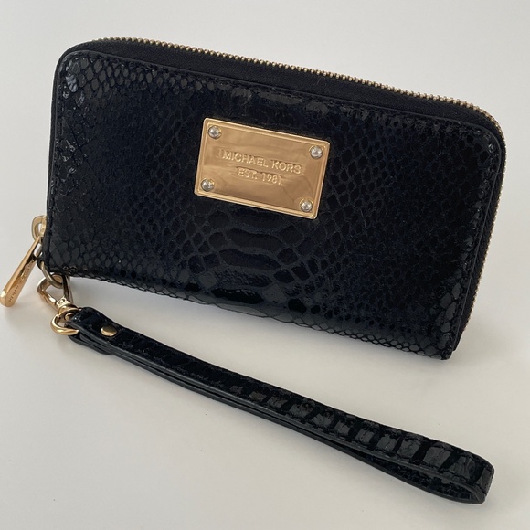 Michael Kors Jet Set Travel Embossed Leather Wristlet Wallet in Black - Picture 1 of 5